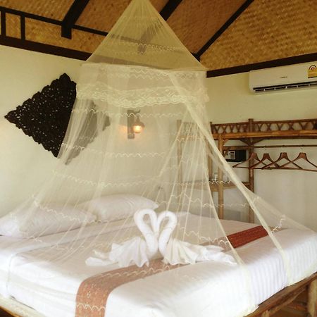 Nautilus Right On The Beach Resort Koh Lanta Exterior photo